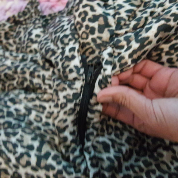 BCBGeneration Leopard Print Puffer - Picture 5 of 5